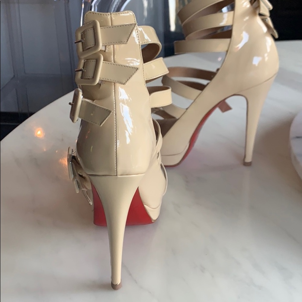 Christian Louboutin Differa SIGNED heels in nude - Picture 14 of 16